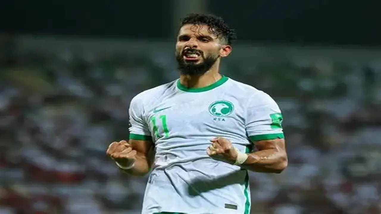 الاتحاد ينهي الجدل برحيل صالح الشهري بشرط مالي يعيق الأندية الطامحة